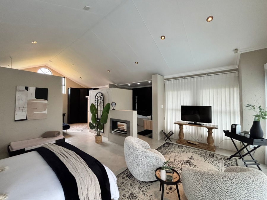 5 Bedroom Property for Sale in Grimbeeck Park North West